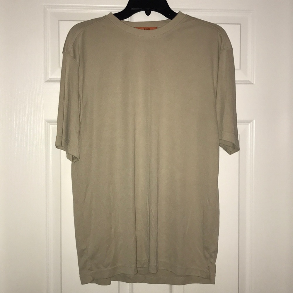 Casual pullover shirt.